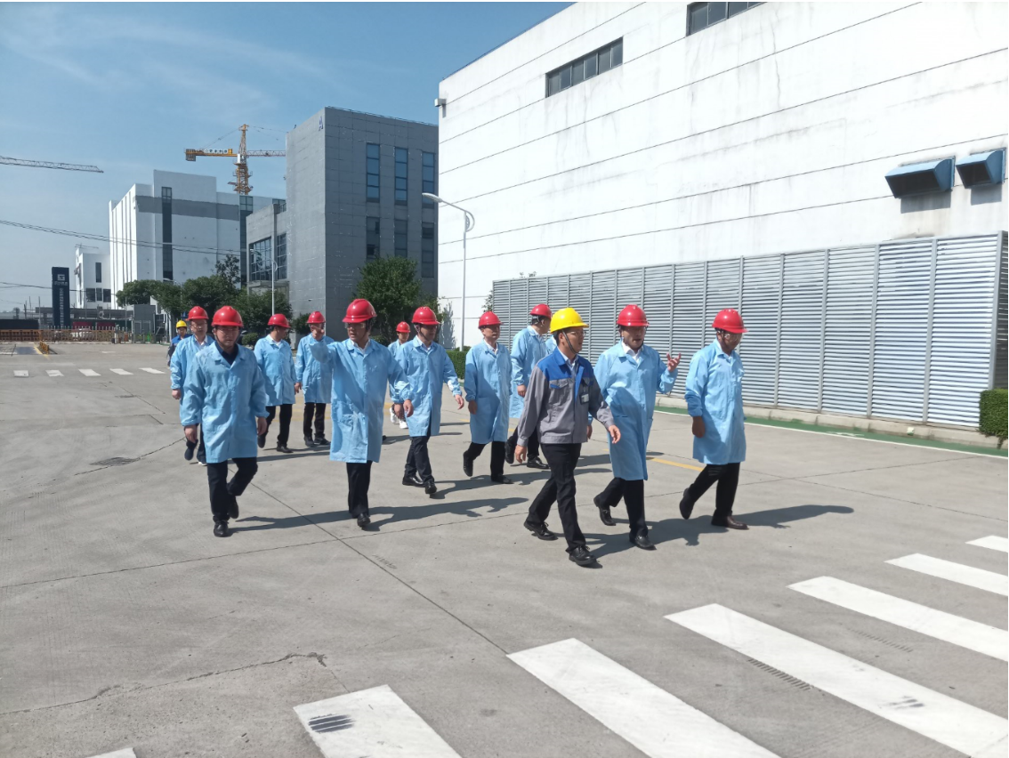 【企业动态】吴中区区委书记丁立新一行莅临yp街机电子股份调研指导